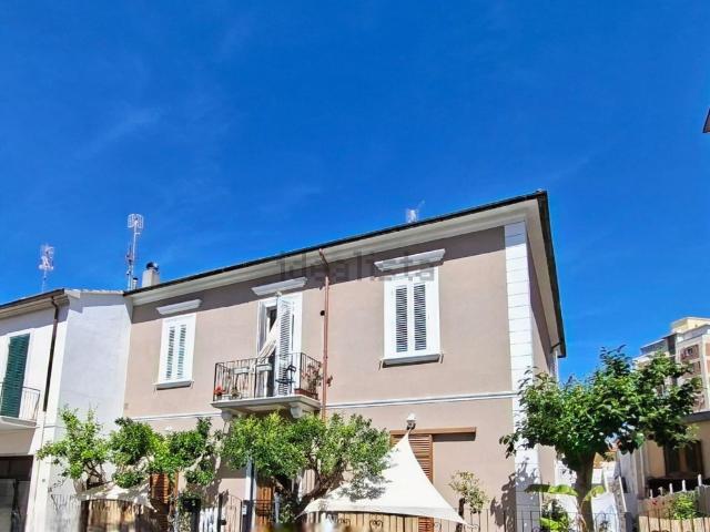 Casa in vendita a Follonica, Toscana