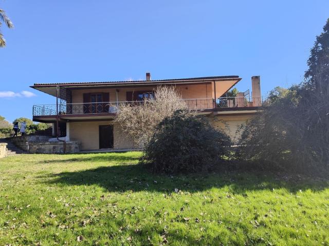 Casa in vendita a Latina, Lazio