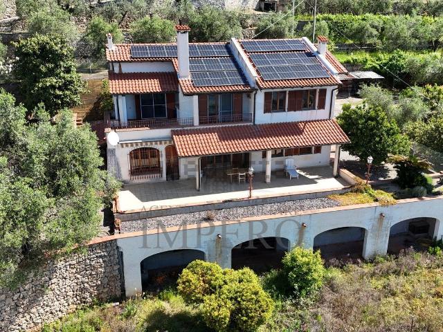 Casa in vendita a Ventimiglia, Liguria