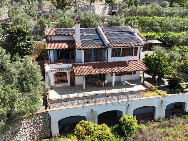 Casa in vendita a Ventimiglia, Liguria