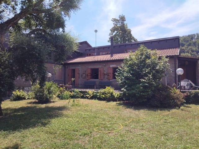 Casa in vendita a Ronciglione, Lazio