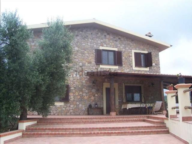 Casa in vendita a Terracina, Lazio