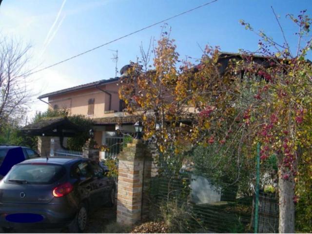 Casa in vendita a Terre Roveresche, Marche