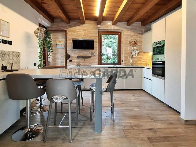 Casa in vendita a Lazise, Veneto