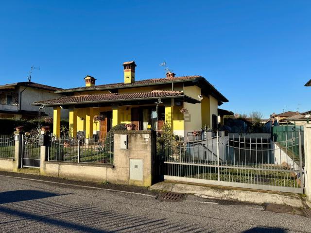 Casa in vendita a Castelcovati, Lombardia