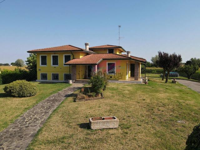 Casa in vendita a Bergantino, Veneto