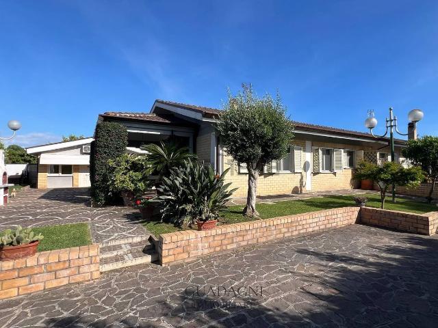 Casa in vendita a Persicara, Latina