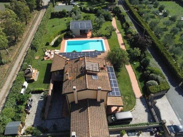 Casa in vendita a Cecina, Toscana