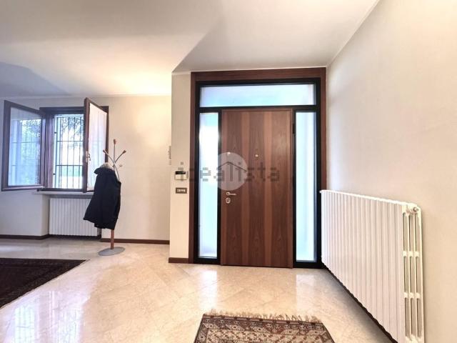 Casa in vendita a Curtatone, Lombardia