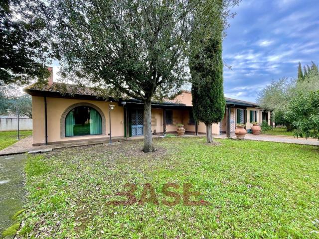 Casa in vendita a Cecina, Toscana