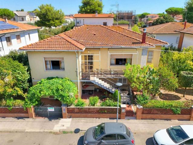 Casa in vendita a Cecina, Livorno