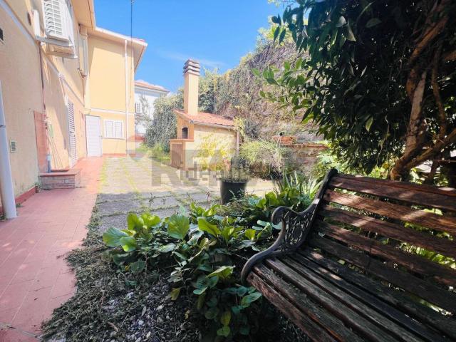 Casa in vendita a Cecina, Toscana