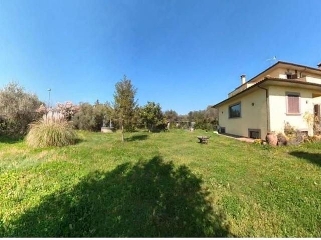 Casa in vendita a Viterbo, Lazio