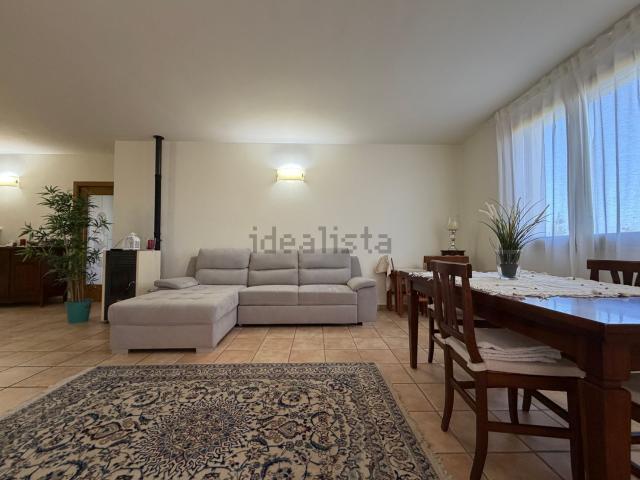 Casa in vendita a Villa di Gemmano, Gemmano