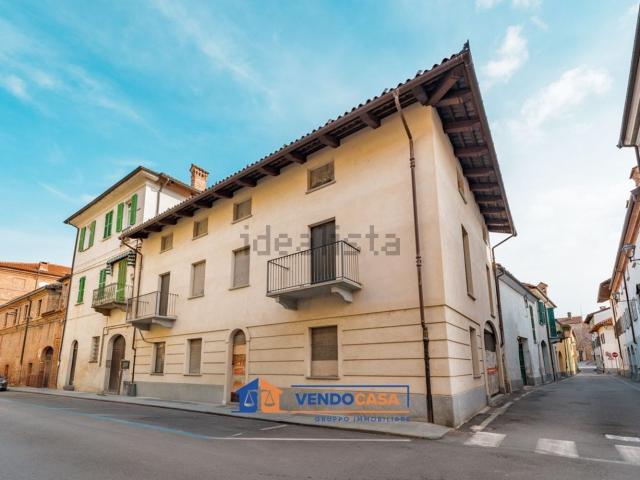 Casa in vendita a centro storico, Fossano