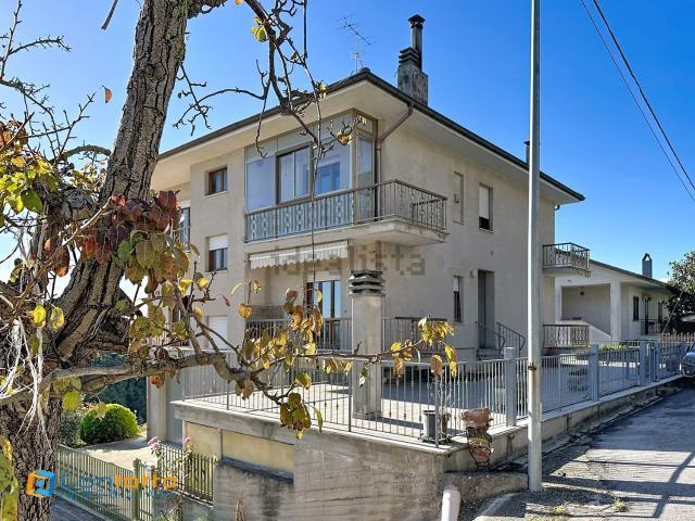 Casa in vendita a San Giovanni, Marche