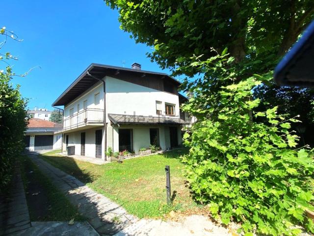 Casa in vendita a Rescaldina, Milano