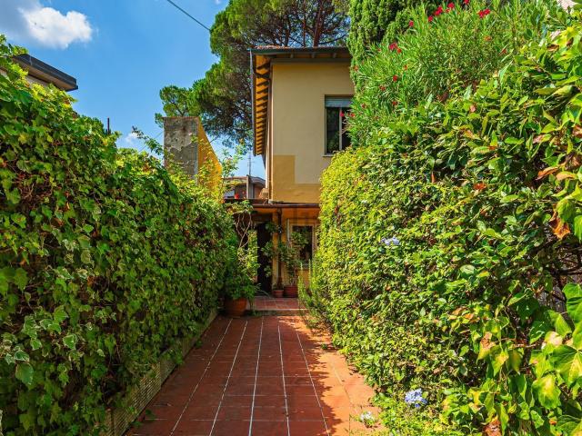 Casa in vendita a Montecatini Terme, Toscana