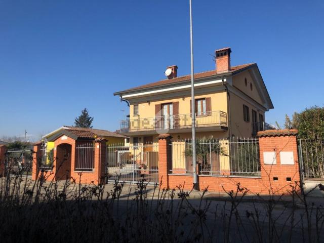 Casa in vendita a Giussago, Lombardia