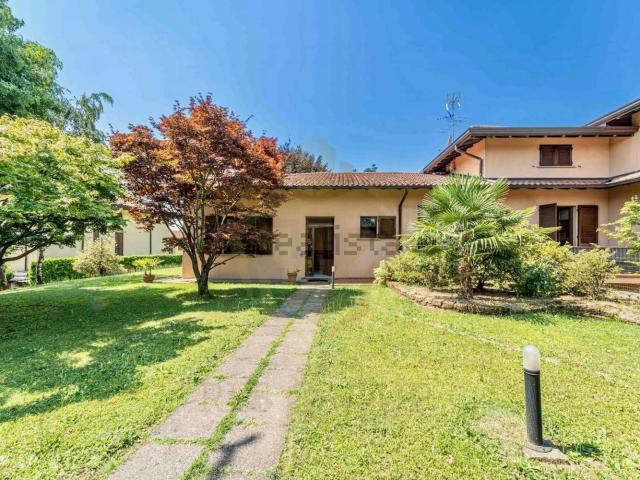 Casa in vendita a Quattro Strade, Montevecchia