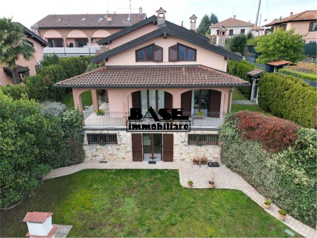 Casa in vendita a Casnate con Bernate, Casnate