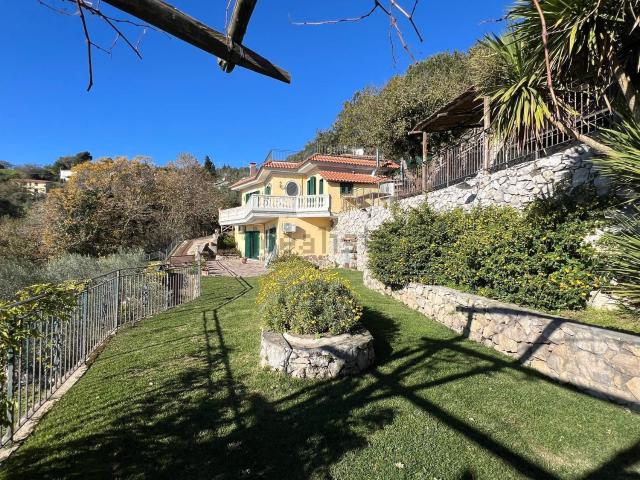 Casa in vendita a Massa Lubrense, Campania