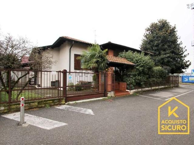 Casa in vendita a Sedriano, Lombardia
