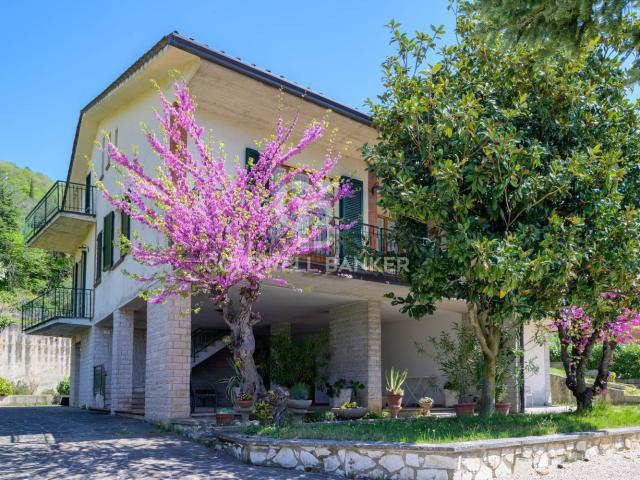 Casa in vendita a Semonte Castello, Gubbio
