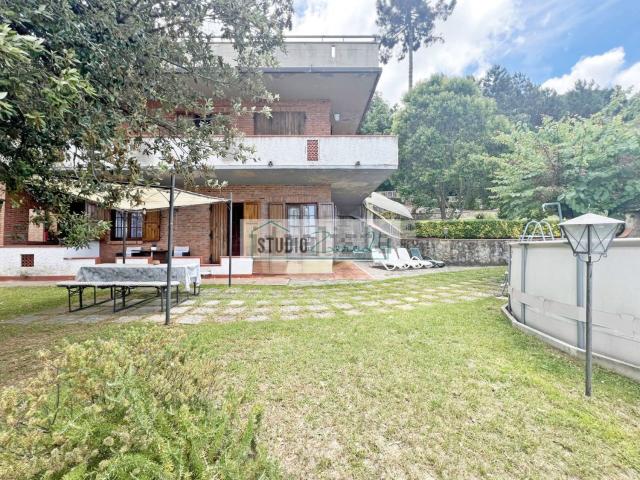 Casa in vendita a Camaiore, Toscana