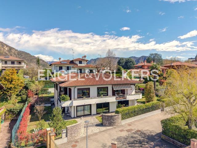 Casa in vendita a Como, Lombardia
