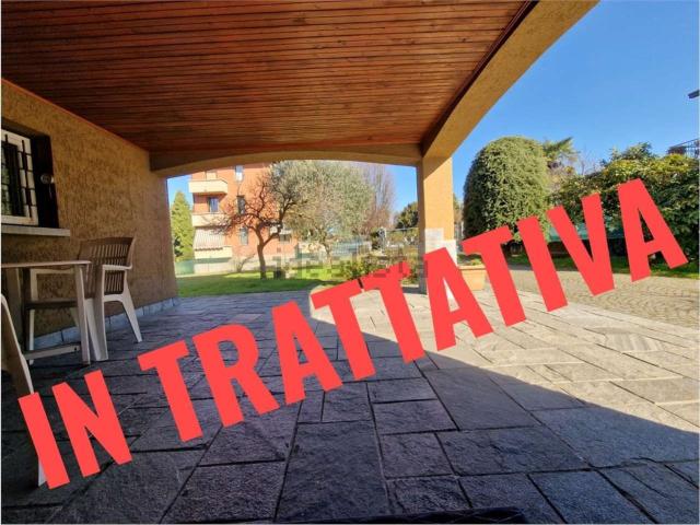 Casa in vendita a Buguggiate, Lombardia