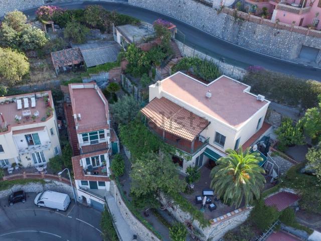 Casa in vendita a Taormina, Sicilia