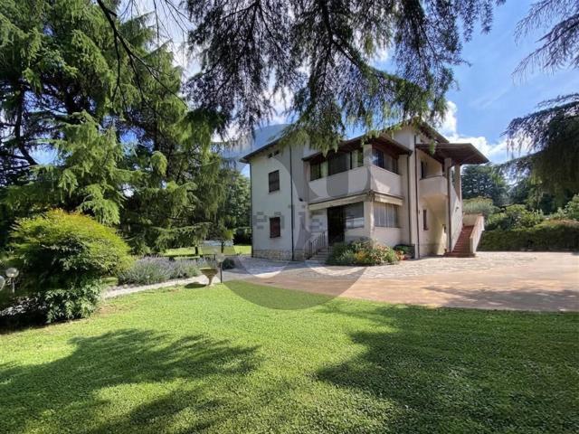 Casa in vendita a Lonato del Garda, Brescia