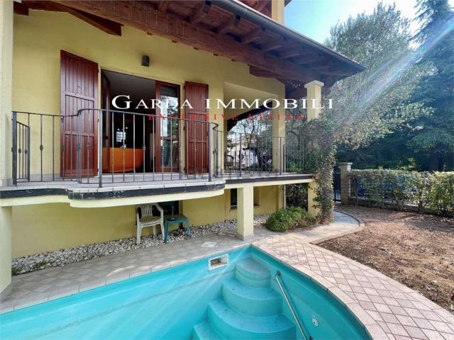 Casa in vendita a Desenzano Del Garda, Brescia