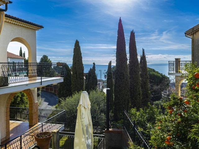 Casa in vendita a Pietra Ligure, Liguria