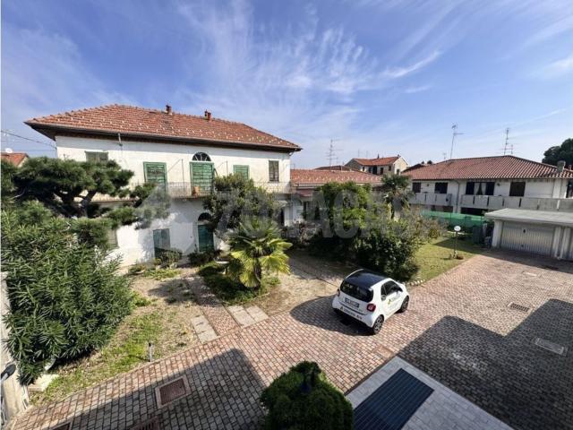 Casa in vendita a Lonate Pozzolo, Lombardia