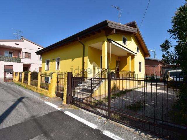 Casa in vendita a Castiglione Delle Stiviere, Lombardia