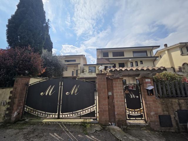 Casa in vendita a Ceccano, Lazio