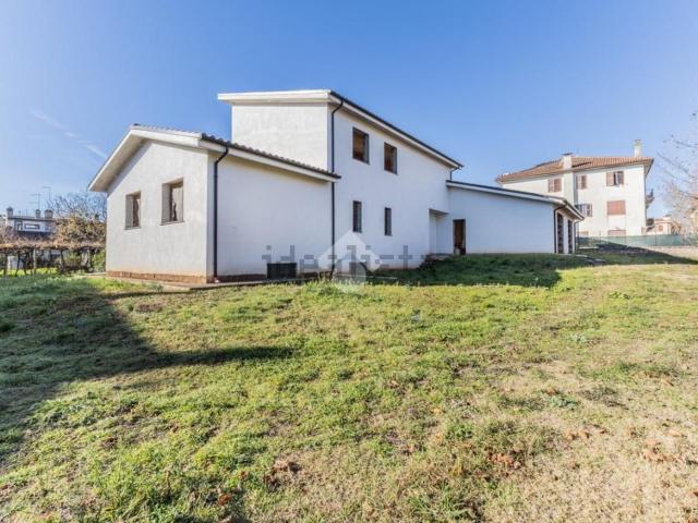 Casa in vendita a Sutri, Lazio