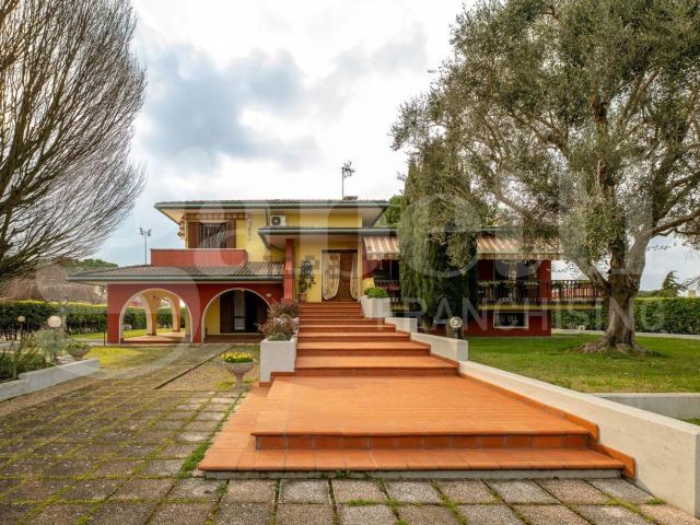 Casa in vendita a Tribano, Veneto