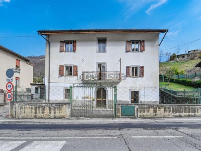 Casa in vendita a Albino, Lombardia