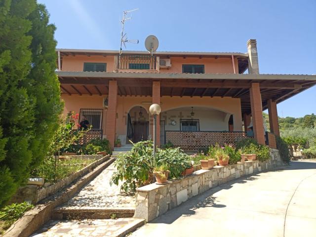 Casa in vendita a San Michele Di Ganzaria, Sicilia
