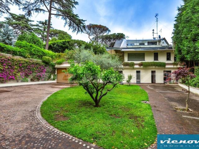 Casa in vendita a Municipio Roma IX, Roma Capitale