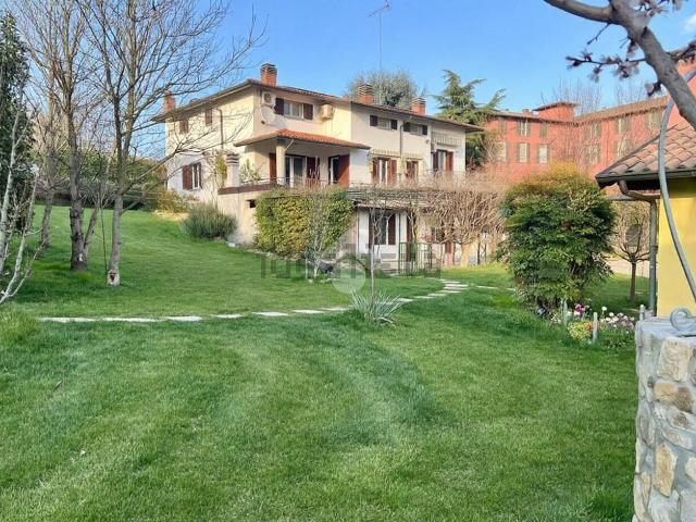Casa in vendita a Montescano, Lombardia