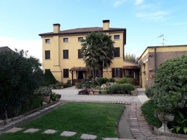 Casa in vendita a Badia Polesine, Rovigo
