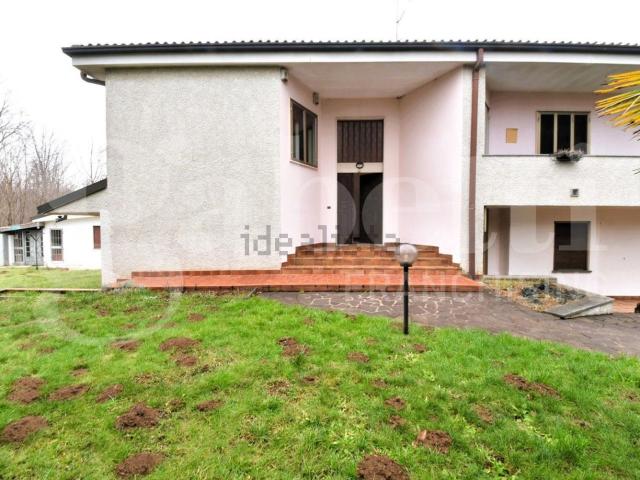 Casa in vendita a Lomazzo, Como