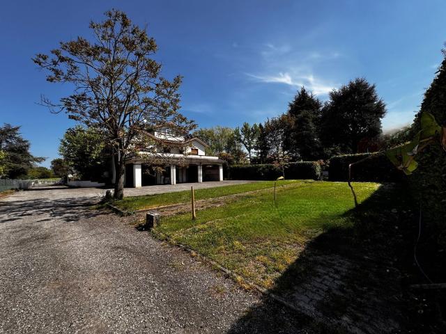 Casa in vendita a Collecchio, Reggio Emilia