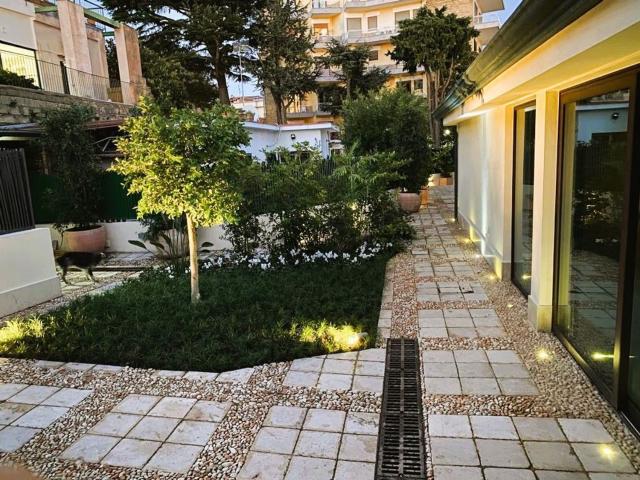 Casa in vendita a Municipalità 1, Campania