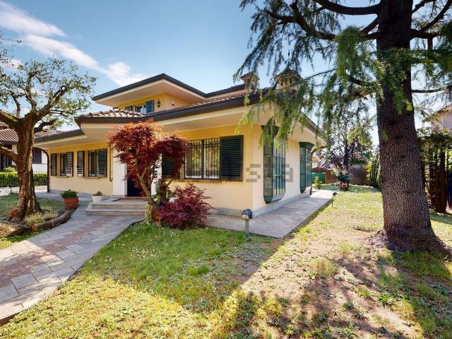 Casa in vendita a Gallarate, Lombardia