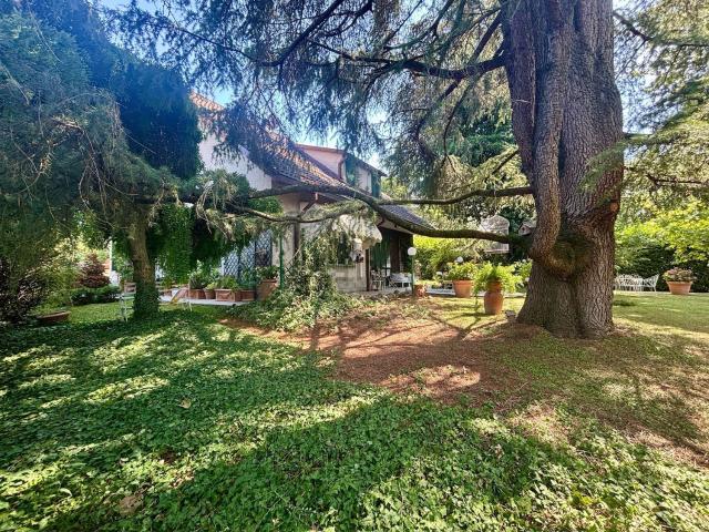Casa in vendita a Lesignano De' Bagni, Reggio Emilia